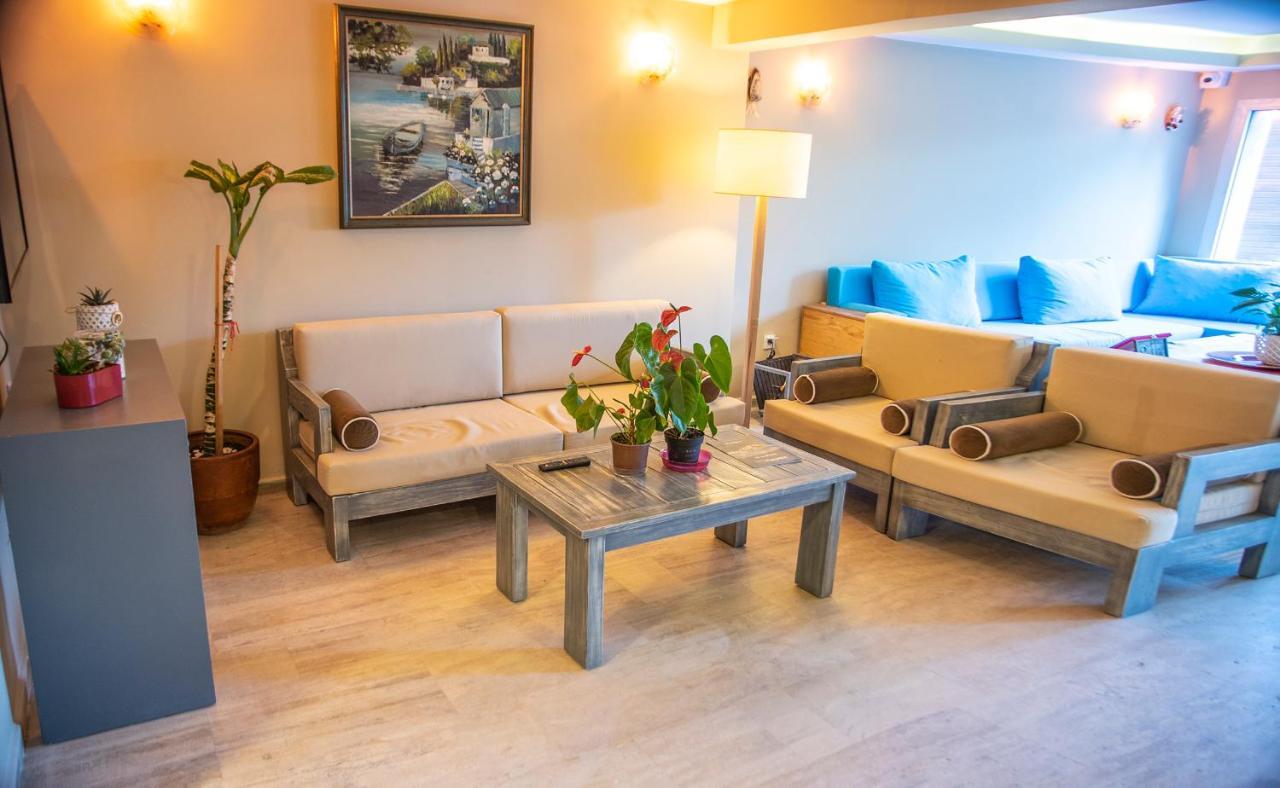 Blue Bay Beach Hotel (Adults Only) Битез Экстерьер фото