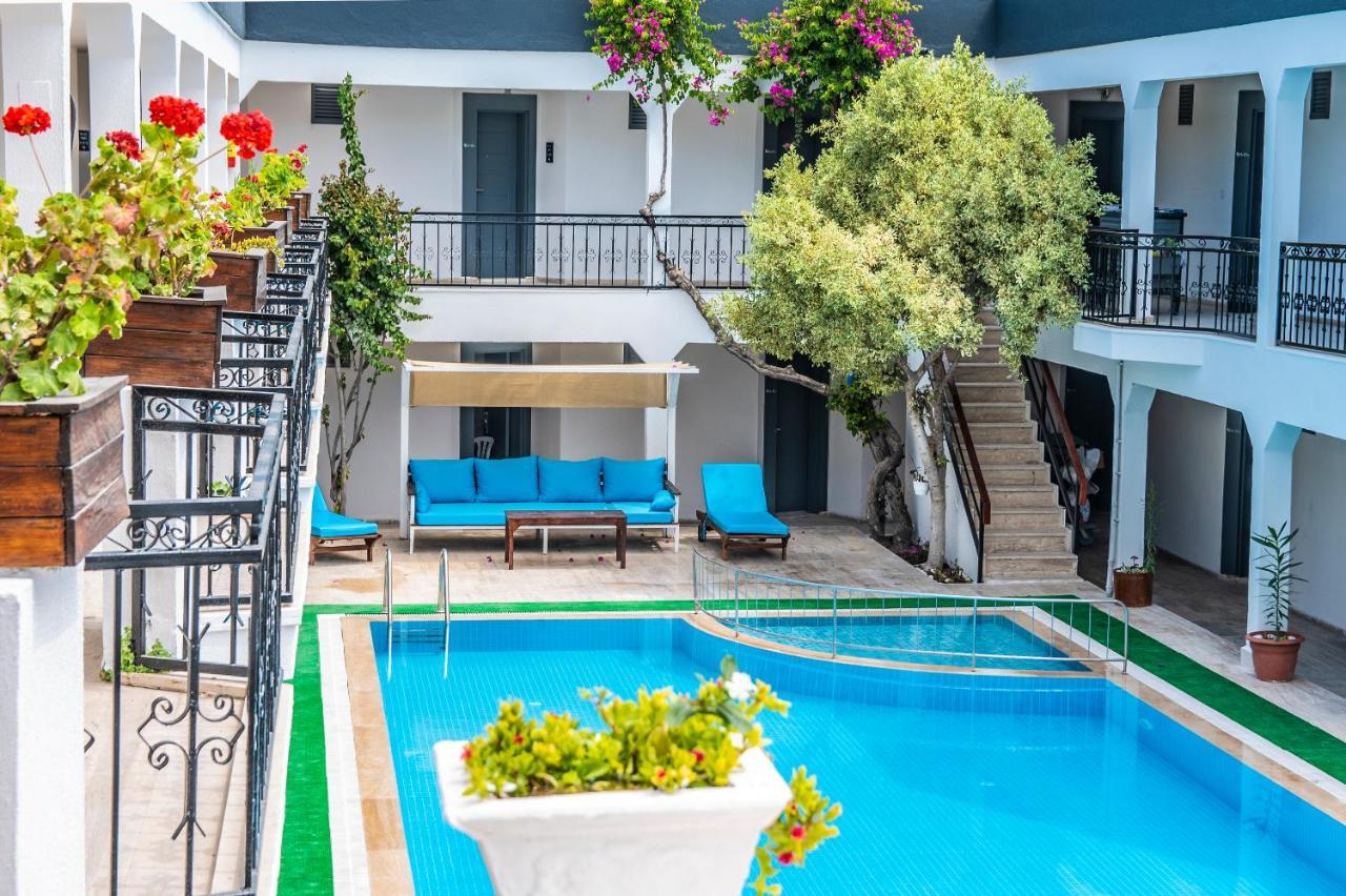 Blue Bay Beach Hotel (Adults Only) Битез Экстерьер фото
